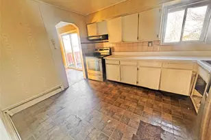 192 Ferraris St, Copiague, NY 11726 - Photo 10