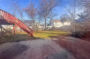 192 Ferraris St, Copiague, NY 11726 - Photo 18