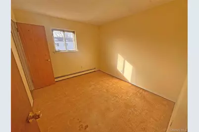 192 Ferraris Street, Copiague, NY 11726 - Photo 12