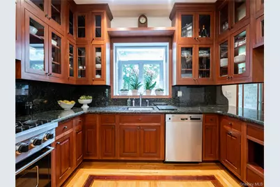 3 West Drive, Manhasset, NY 11030 - Photo 10