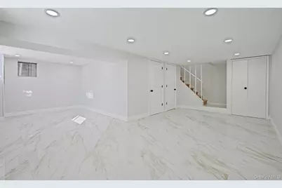 39 E Lyons Street, Melville, NY 11747 - Photo 22