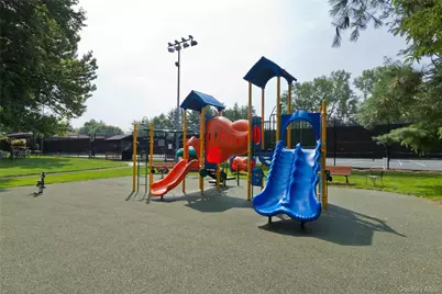 6 Frost Pond Drive, Roslyn, NY 11576 - Photo 32