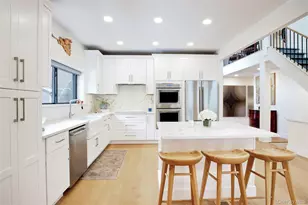 6 Frost Pond Dr, Roslyn, NY 11576 - Photo 8