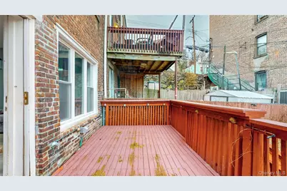 82 Moquette Row N, Yonkers, NY 10703 - Photo 18