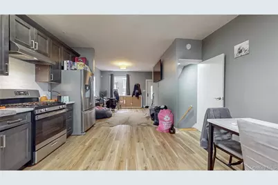 82 Moquette Row N, Yonkers, NY 10703 - Photo 4