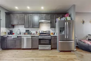 82 Moquette Row N, Yonkers, NY 10703 - Photo 2