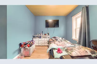 82 Moquette Row N, Yonkers, NY 10703 - Photo 12