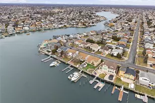 3094 Riverside Dr, Wantagh, NY 11793 - Photo 46