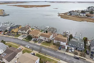 3094 Riverside Dr, Wantagh, NY 11793 - Photo 40