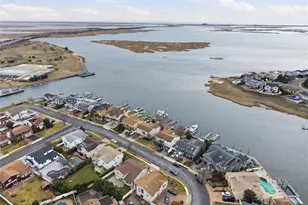 3094 Riverside Dr, Wantagh, NY 11793 - Photo 42