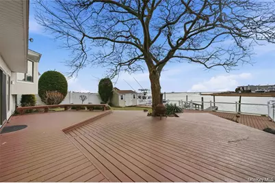 3094 Riverside Drive, Wantagh, NY 11793 - Photo 38