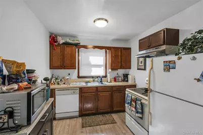 106 Summit Drive, Smithtown, NY 11787 - Photo 12