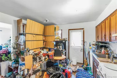 106 Summit Drive, Smithtown, NY 11787 - Photo 6