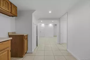 109-73 200th St, Saint Albans, NY 11412 - Photo 32