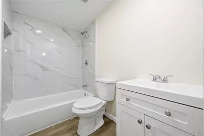 138 Calvert Avenue, Ronkonkoma, NY 11779 - Photo 14