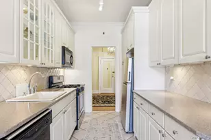 12 Hamilton Pl, Garden City, NY 11530 - Photo 10