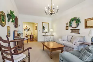 12 Hamilton Pl, Garden City, NY 11530 - Photo 8