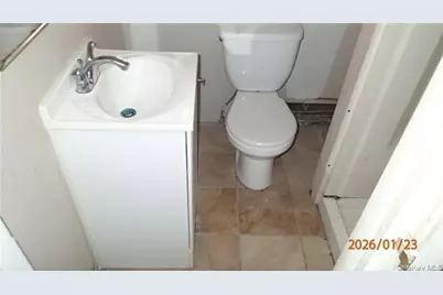 334 Robbins Street, Lindenhurst, NY 11757 - Photo 6