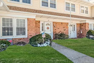 23 Gazebo Ln, Holtsville, NY 11742 - Photo 26