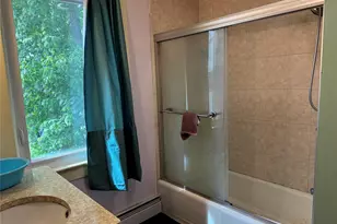 39 Crescent Pl, Middletown, NY 10940 - Photo 6