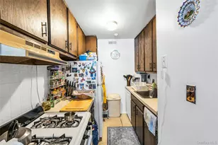 280 Artist Lake Dr, Middle Island, NY 11953 - Photo 4