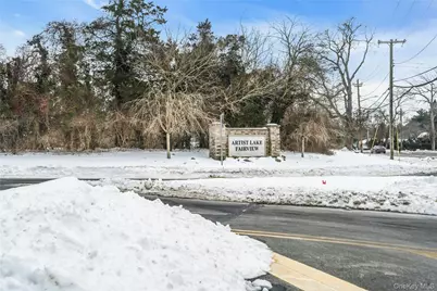 280 Artist Lake Drive, Middle Island, NY 11953 - Photo 2