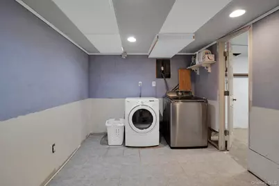 8 Beverly Lane, East Moriches, NY 11940 - Photo 18