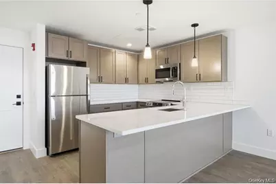 180 Deer Park Avenue #305, Babylon, NY 11702 - Photo 12