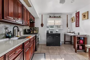 22 Hudson Pl, Hempstead, NY 11550 - Photo 6