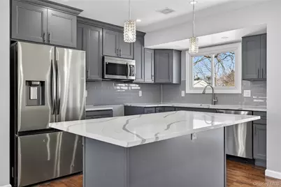 3103 Falcon Avenue, Medford, NY 11763 - Photo 6