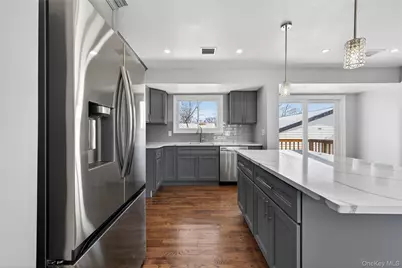 3103 Falcon Avenue, Medford, NY 11763 - Photo 8