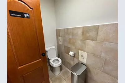 8203 Roosevelt Avenue #2 floor, Jackson Heights, NY 11372 - Photo 4