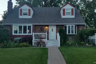 3589 Naomi Pl, Seaford, NY 11783 - Photo 4