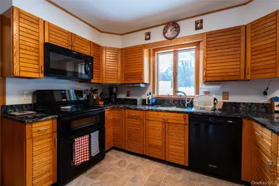 13 Bray Farm Lane, Wappingers Falls, NY 12590 - Photo 14