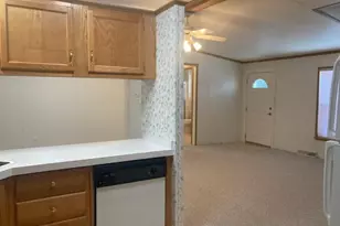 1661 Old Country Rd, Riverhead, NY 11901 - Photo 6