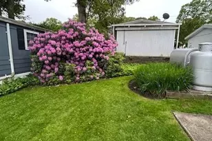 1661 Old Country Rd, Riverhead, NY 11901 - Photo 2