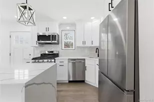 39 E Oakdale St, Bay Shore, NY 11706 - Photo 16