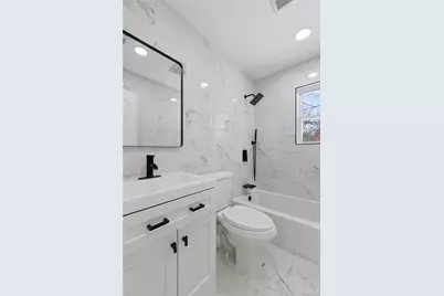 39 E Oakdale Street, Bay Shore, NY 11706 - Photo 22