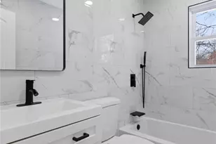 39 E Oakdale St, Bay Shore, NY 11706 - Photo 22