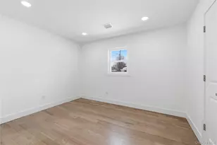 39 E Oakdale St, Bay Shore, NY 11706 - Photo 24