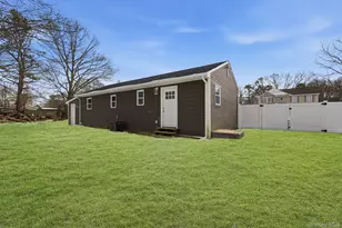 39 E Oakdale St, Bay Shore, NY 11706 - Photo 26