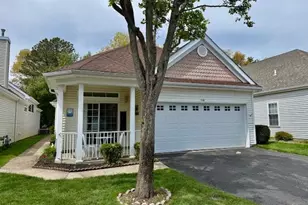 530 Leisure Dr, Ridge, NY 11961 - Photo 2