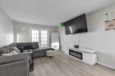 222 Smith Street #4F, Freeport, NY 11520 - Photo 4