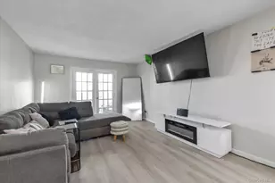 222 Smith St, Freeport, NY 11520 - Photo 4