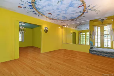 200 Myrtle Drive, Great Neck, NY 11021 - Photo 2