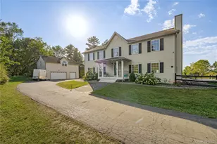 17 Brendella Ct, Wallkill, NY 12589 - Photo 2