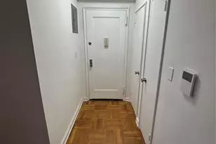 210 Pelham Rd, New Rochelle, NY 10805 - Photo 12