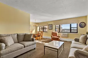 100 Diplomat Dr, Mount Kisco, NY 10549 - Photo 14