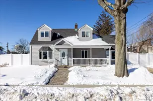 2 Violet Ln, Levittown, NY 11756 - Photo 2