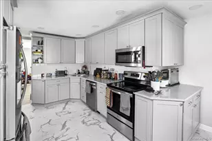 2 Violet Ln, Levittown, NY 11756 - Photo 16